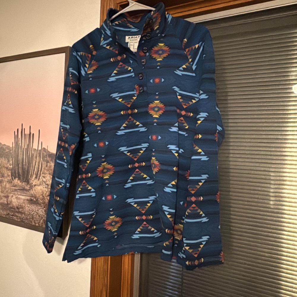 Ariat lightweight collared sweatshirt size Medium